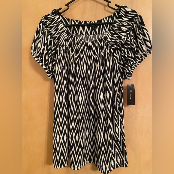 Style & Co. Tops - Cute Style & Company Women's Top - NWT - Size Large